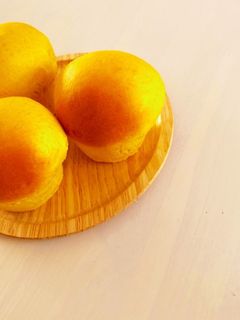 マフィン型で焼くチーズかぼちゃあんぱん-レシピのメイン写真