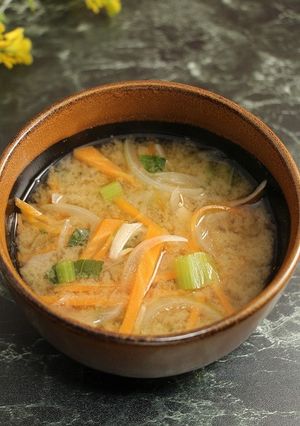 免疫力アップ！野菜たっぷり生姜味噌汁-レシピのメイン写真