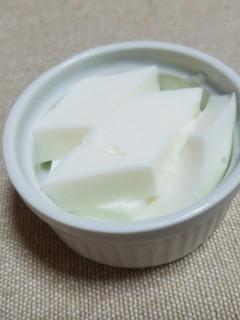 ミルクプリンの様な牛乳寒天(杏仁豆腐風)-レシピのメイン写真