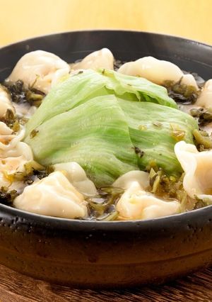 レタス大量消費！簡単ヘルシー水餃子鍋-レシピのメイン写真