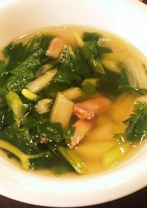 セロリとベーコンのコンソメスープ-レシピのメイン写真