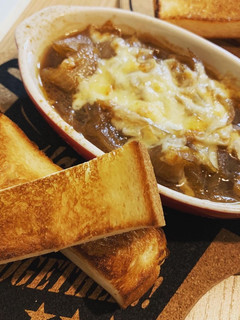 玉葱の甘みが絶品!オニオングラタンスープ-レシピのメイン写真