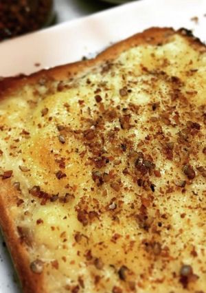 赤胡椒たっぷり【やみつきチーズトースト】-レシピのメイン写真