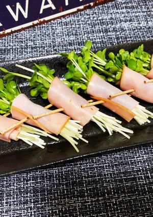 材料はたったの3つ！！　ハム巻きかいわれ-レシピのメイン写真