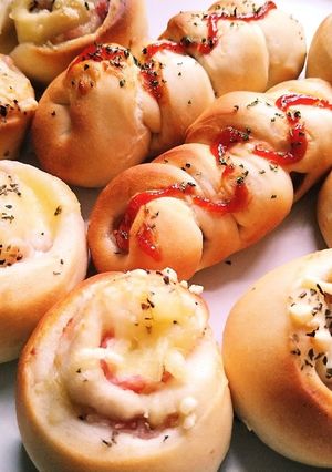手ごね手作り惣菜パン -レシピのメイン写真