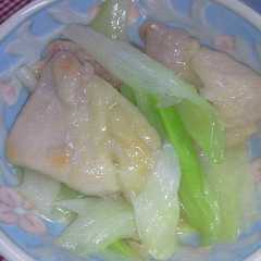 รูปของ 鶏肉と長ねぎの蒸し焼き