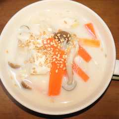 รูปของ 簡単☆胡麻香るミルク味噌スープ