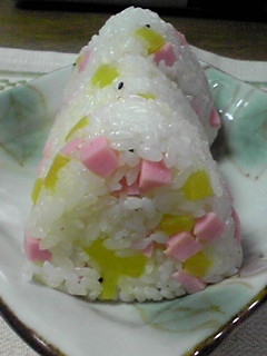 沢庵と魚肉ソーセージ★おにぎり★-レシピのメイン写真