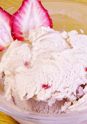 ドライいちごとイチゴパウダーの苺アイス-レシピのメイン写真