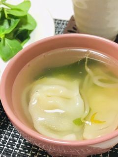 冷凍餃子でもやしとわかめの簡単餃子スープ-レシピのメイン写真