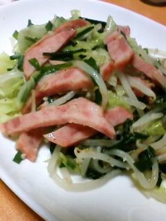 冷蔵庫の残り物でたっぷり食べたい野菜炒め-レシピのメイン写真