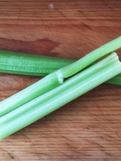 簡単豆知識☆使いやすいセロリの冷凍保存法-レシピのメイン写真