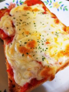 余ったトマトソースで簡単美味ピザトースト-レシピのメイン写真