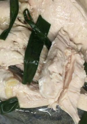 ホットクックでサラダチキン・蒸し鶏ムネ肉-レシピのメイン写真