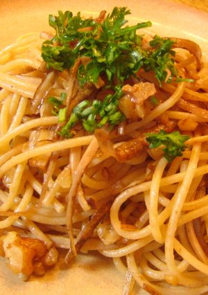 ごぼうとくるみの秋パスタ-レシピのメイン写真