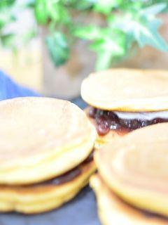 ホケミでもちもちあんこクリームどら焼き♬-レシピのメイン写真