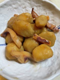 コストコ冷凍焼きイカで里芋の煮物-レシピのメイン写真