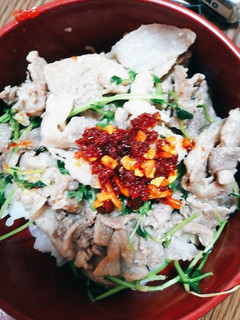 豚肉と豆苗の塩麹焼き丼-レシピのメイン写真