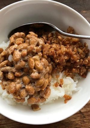 納豆と業スーの鶏そぼろご飯-レシピのメイン写真