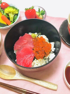 好きなものを乗せて海鮮丼メインの夕飯献立-レシピのメイン写真