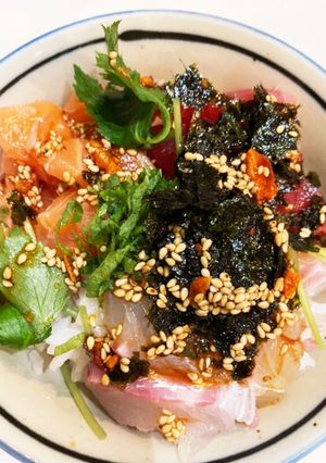 ごま油香るピリ辛海鮮丼-レシピのメイン写真