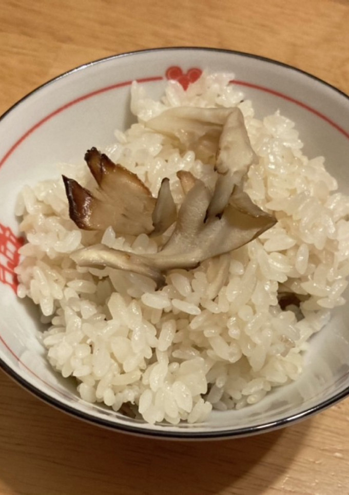 炙りきのこの炊き込みごはん-レシピのメイン写真