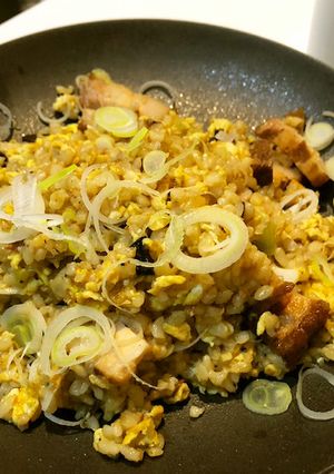 激ウマ！黒にんにくと豚の角煮チャーハン-レシピのメイン写真