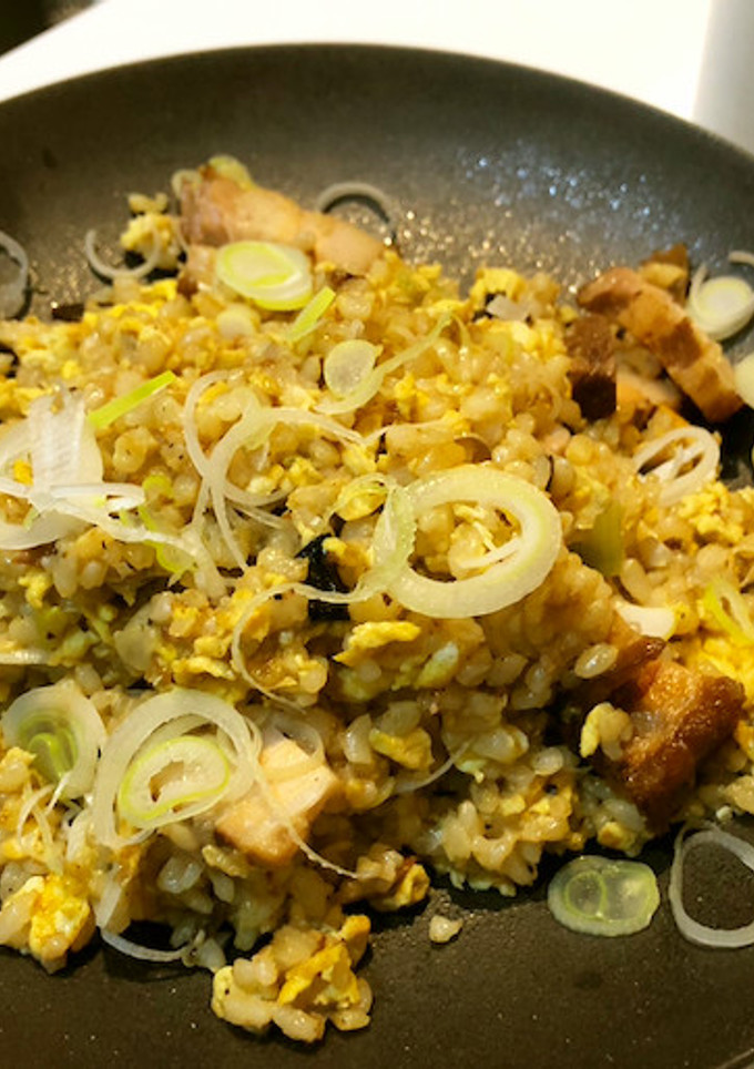 激ウマ！黒にんにくと豚の角煮チャーハン-レシピのメイン写真