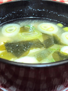豆腐とわかめの味噌汁-レシピのメイン写真