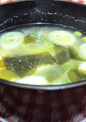 豆腐とわかめの味噌汁-レシピのメイン写真