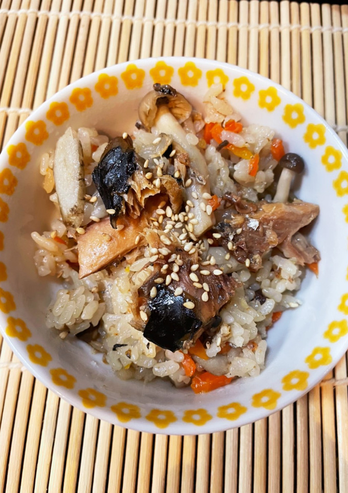 サバ味噌缶で簡単　炊き込みご飯-レシピのメイン写真