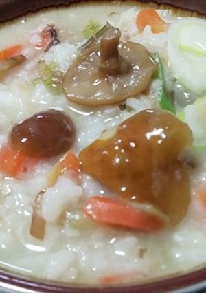 天然キノコを6種も入れた特別な雑炊です-レシピのメイン写真