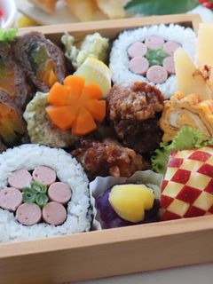 可愛いお花の飾り巻き寿司*-レシピのメイン写真