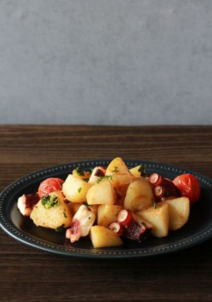 じゃがいもとたこのコンソメ炒め-レシピのメイン写真