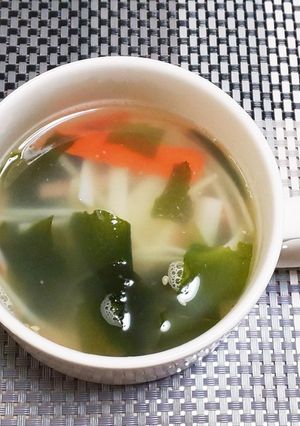 【簡単＆時短】わかめとカニカマのスープ-レシピのメイン写真
