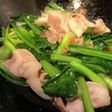 豚ばらと小松菜の炒め物
