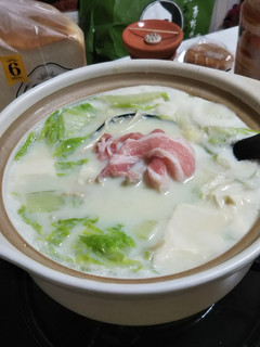 白菜消費に!豚バラの脂が甘い絶品豆乳鍋-レシピのメイン写真
