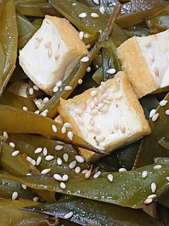 簡単♪茎わかめと厚揚げの炒め物-レシピのメイン写真