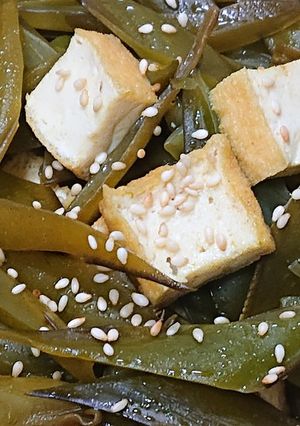 簡単♪茎わかめと厚揚げの炒め物-レシピのメイン写真