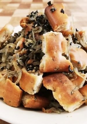 乾パンリメイクおつまみ❤ちりめん&黒ゴマ-レシピのメイン写真