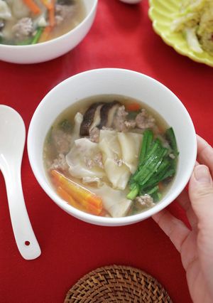 包まないワンタンとあまり野菜のスープ-レシピのメイン写真