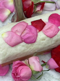 おうちで作ろうバレンタインに薔薇かまぼこ-レシピのメイン写真