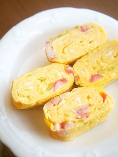 カニカマ入り!だし巻き卵♪-レシピのメイン写真