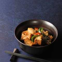 รูปของ 簡単！鶏肉と厚揚げのオイスターソース炒め