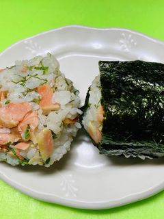 *鮭と大葉と白ごまのおむすび*-レシピのメイン写真