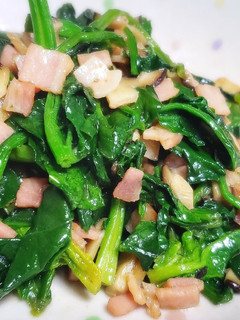 椎茸とベーコン香るほうれん草のソテー-レシピのメイン写真