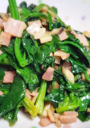 椎茸とベーコン香るほうれん草のソテー-レシピのメイン写真