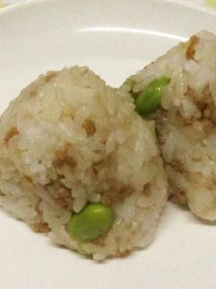 枝豆肉そぼろおにぎり-レシピのメイン写真