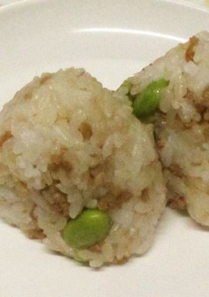 枝豆肉そぼろおにぎり-レシピのメイン写真