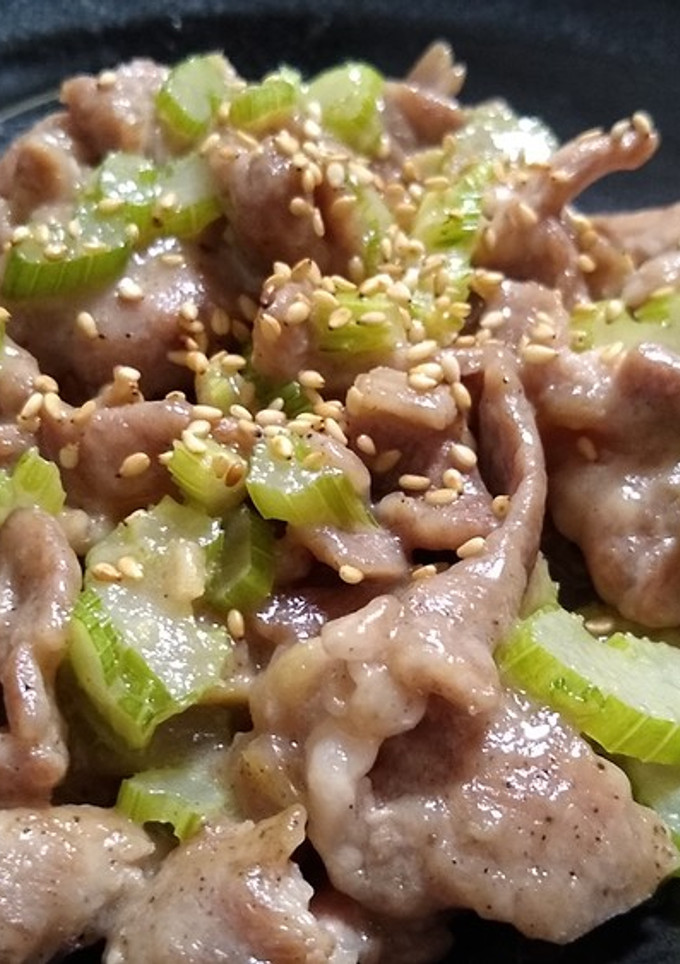実は相性抜群！牛肉とセロリの中華炒め-レシピのメイン写真
